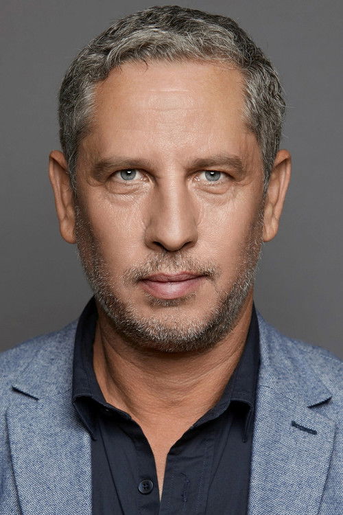 Гуиллермо Мартíнез