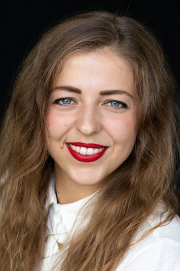 Анника Цецилие Валеур