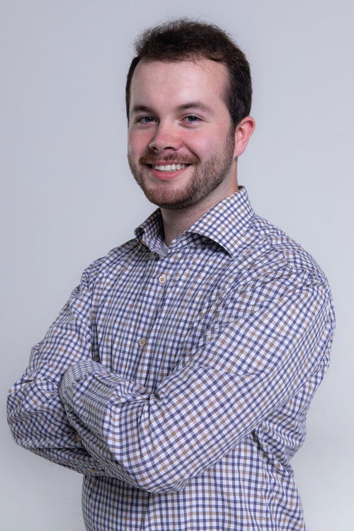 Jамес Е. Калтенецкер