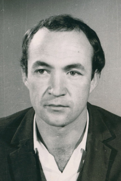 Алберт Xхоли