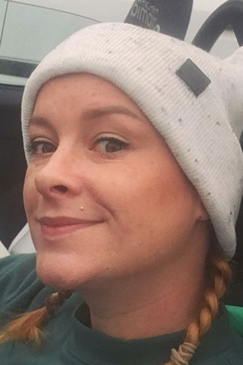 Аделе Холлис