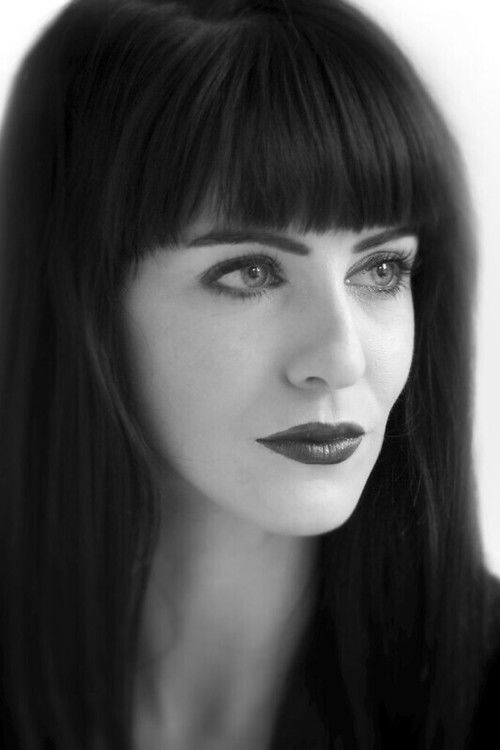 Оливиа Цоwлей