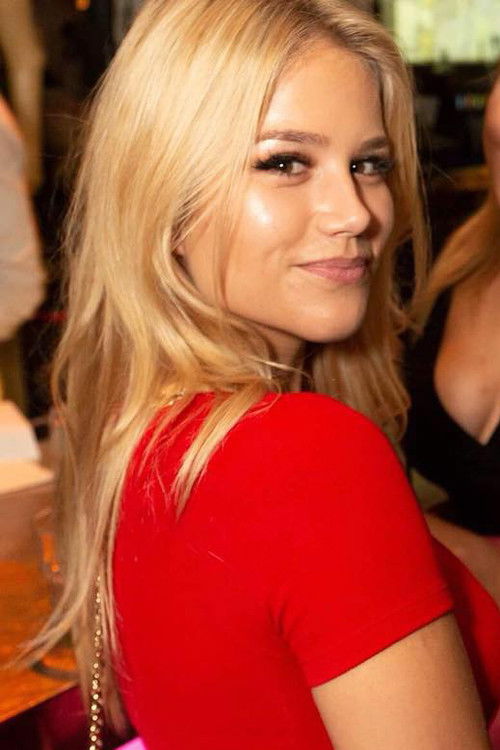 Мади Бромелл