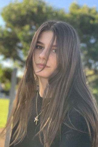 Елени Линоу