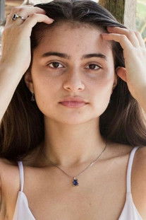 Луна Хуг-Цастро