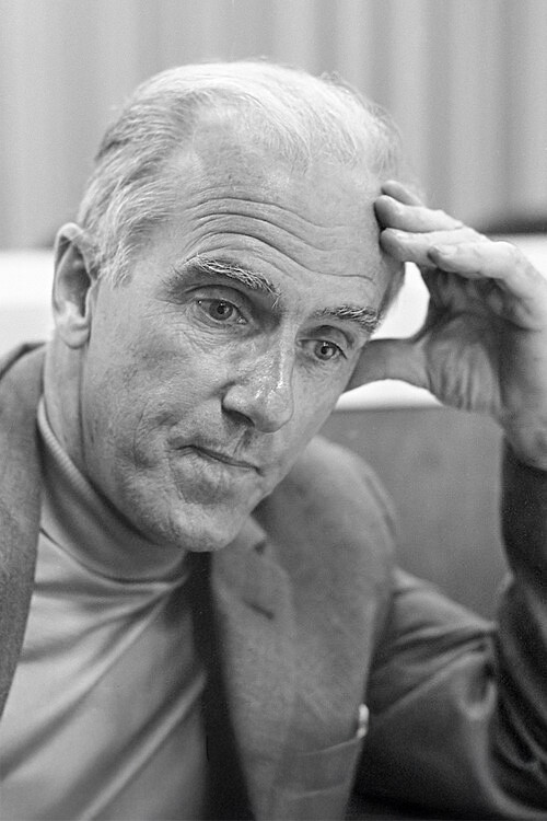 Фелиx Греене