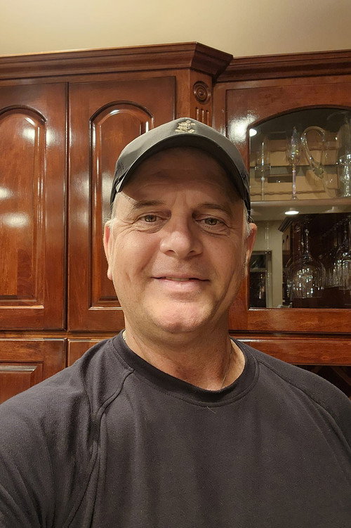 Схаwн Лоутсис