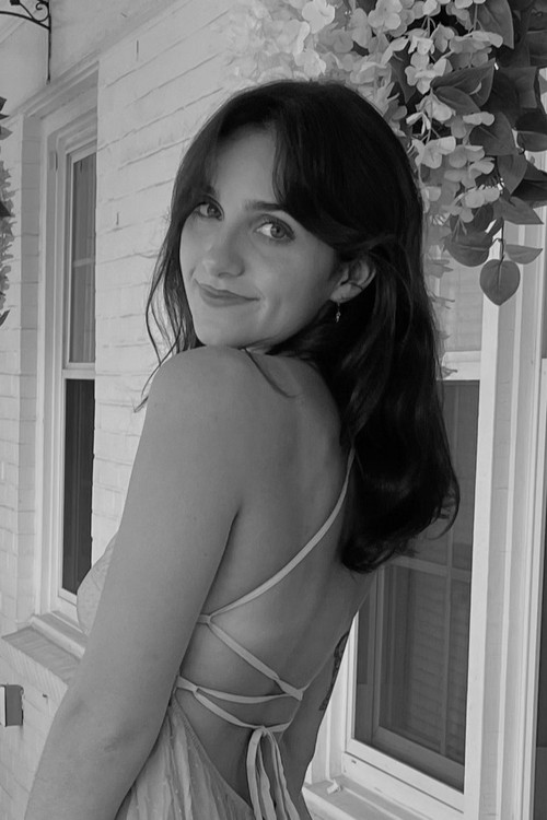 Анна Моуссеау