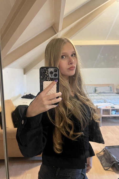 Нина Jанссен