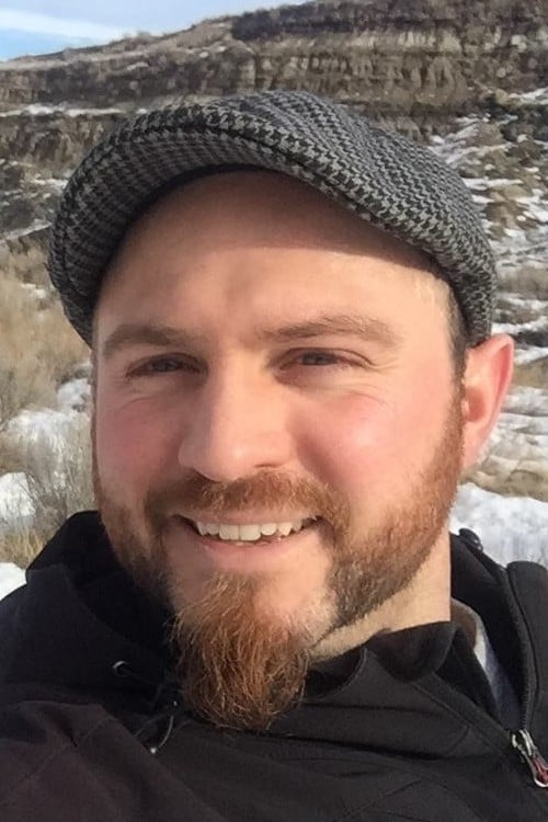 Адриан Йоунг