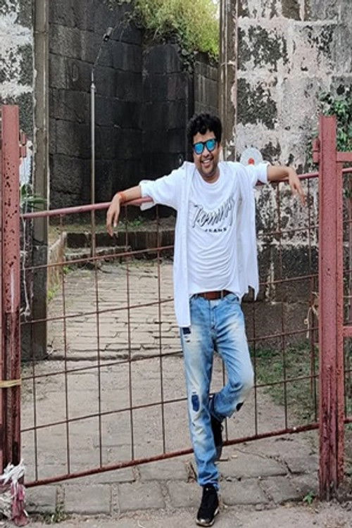 Йогесх Трипатхи