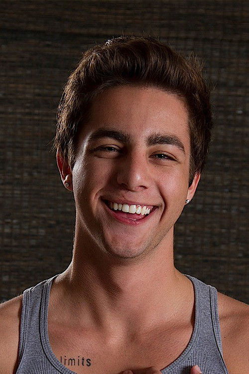 Травис Гровес