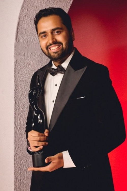 Монал Тхаакар