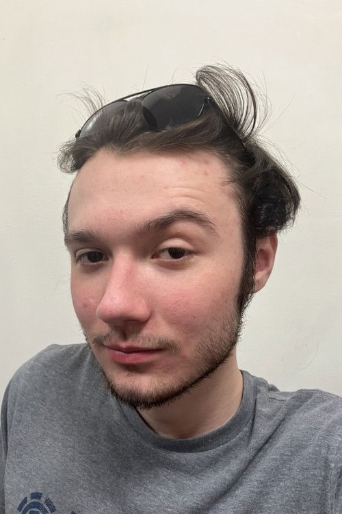 Брэдли Питерс