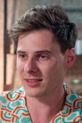 Дориан Ливейнс