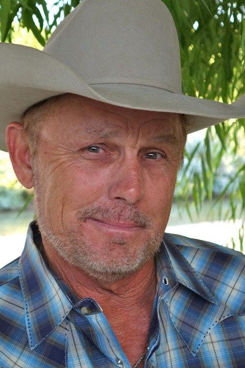 Кертис Акин