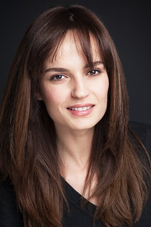 Селин Демиратар