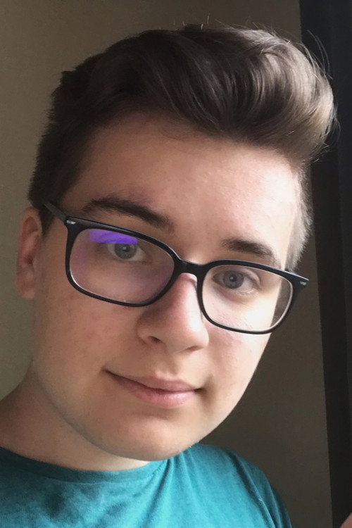 Адриáн Каšиар