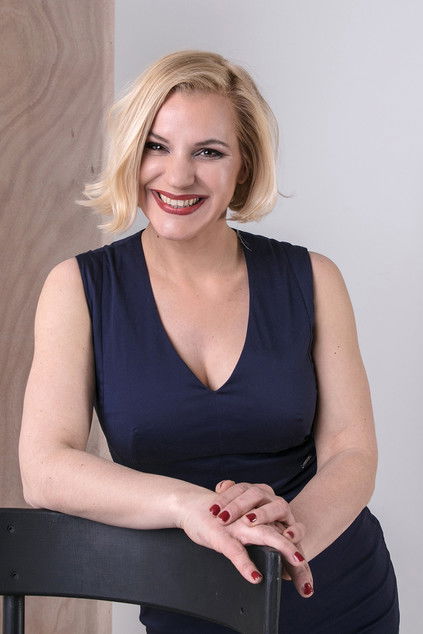 Карин Комлjанец