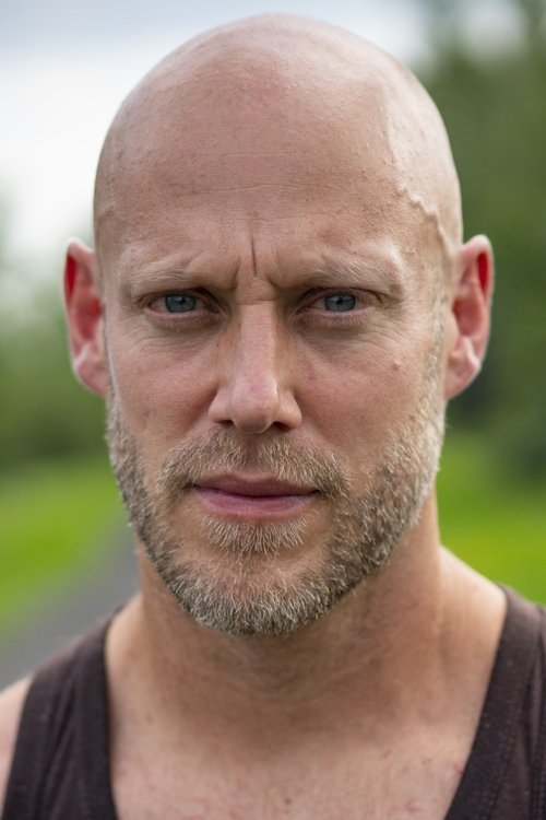 Jулиан Леwис