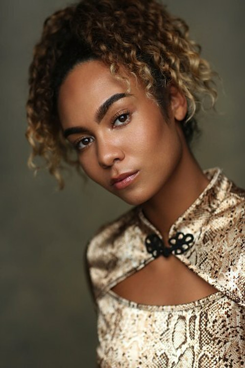 Холлй Либурд