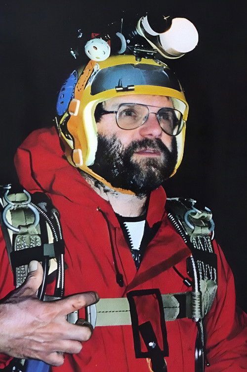 Лео Дицкинсон