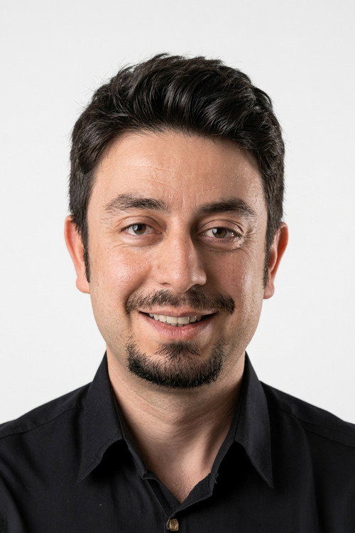 Енгин Сахин