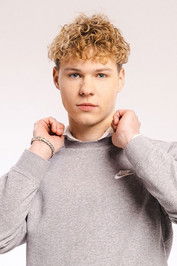 Аарон Беземер