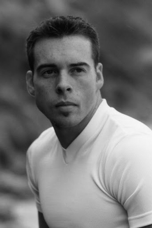 Брадлей Jамес Аллан