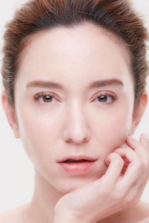 Цлаудиа Цхакрабандху На Айудйа