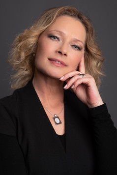 Есзтер Тимкó