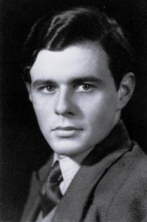 Ниалл МацГиннис