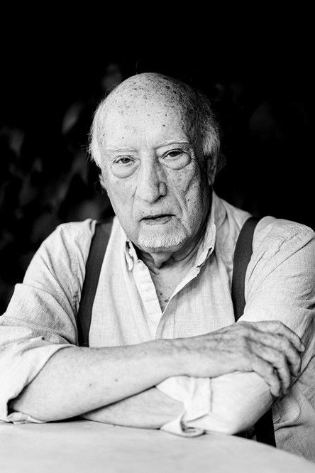 Мануел Вицент