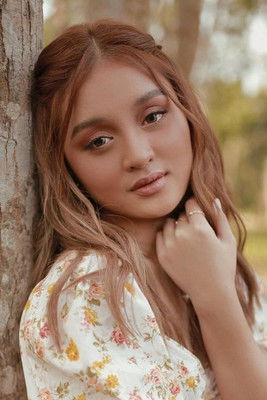 Анджела Кен