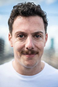 Рогер Бонjоур