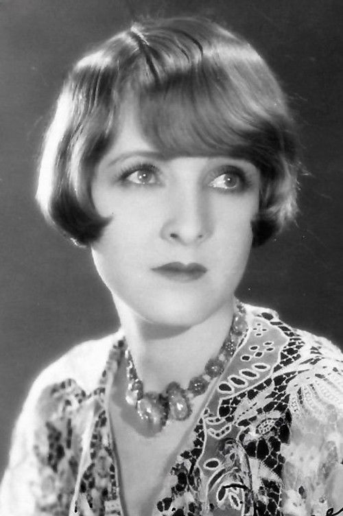 Клер Виндзор