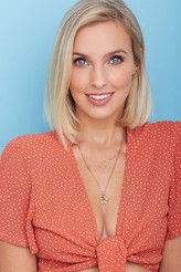 Алициа Банит