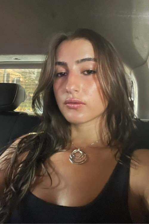 Jулиана Нассер