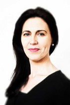  Сара Мингардо