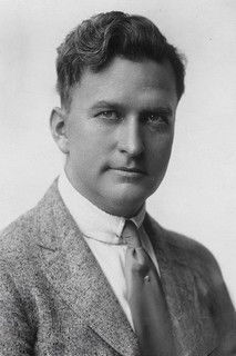 Лестер Цунео