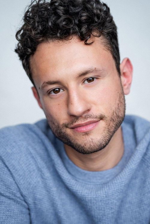 Етхан Наварро