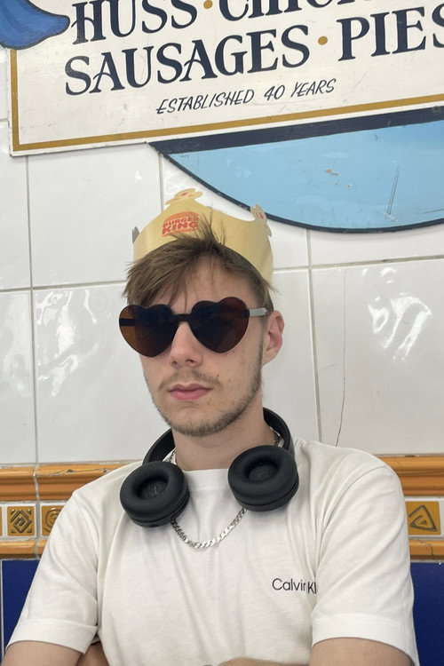 Рееце Бартон