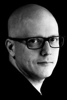 Зое Берриатúа