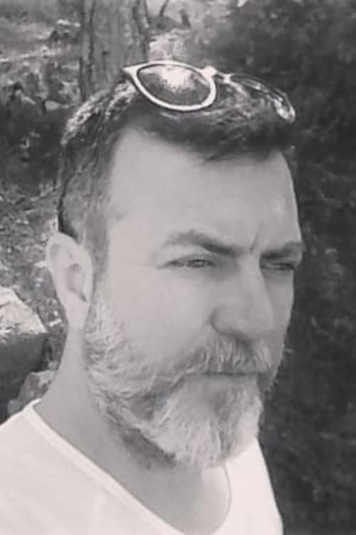 Сунейт Янар