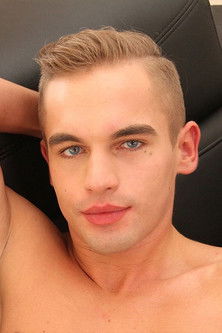 Адам Торрес