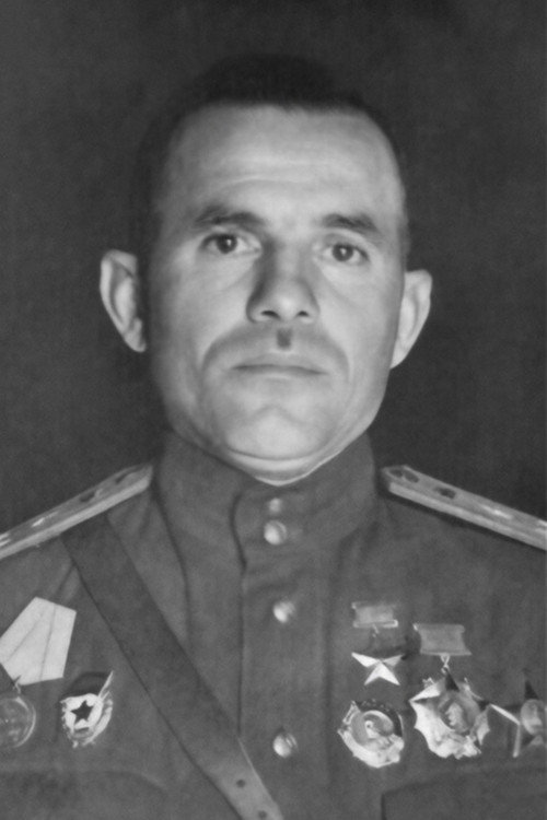 Ази Асланов 