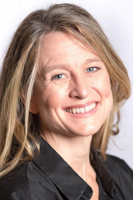 Никки Барретт