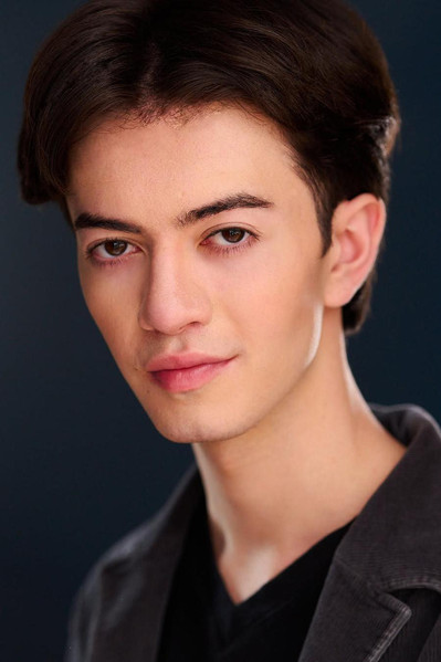 Етхан Аклер