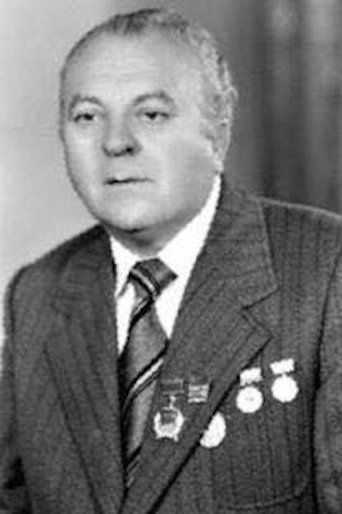 Тано Банусхи