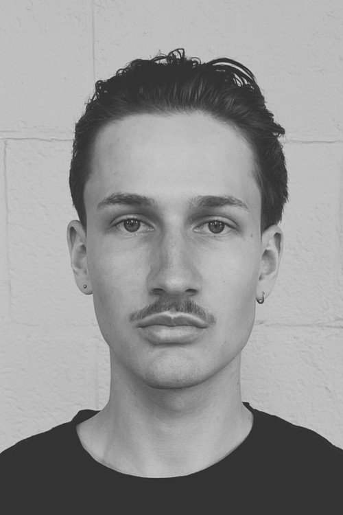 Qуинтен Бенjамин